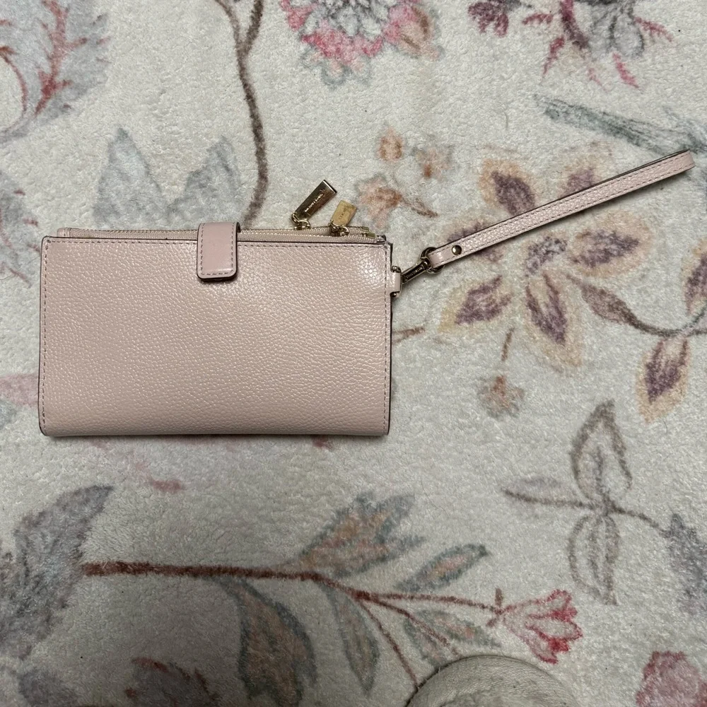 MICHAEL Michael Kors Adele Double Zip Pebble Leather Phone Wristlet Soft Pink